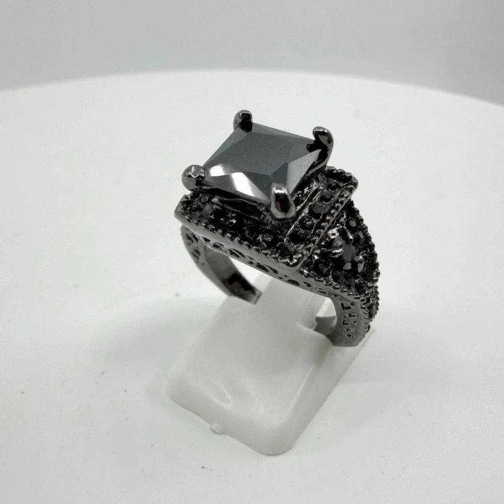 Vtg Black Square Rhinestone Ring Gunmetal Tone Gothic Cocktail Statement Band
